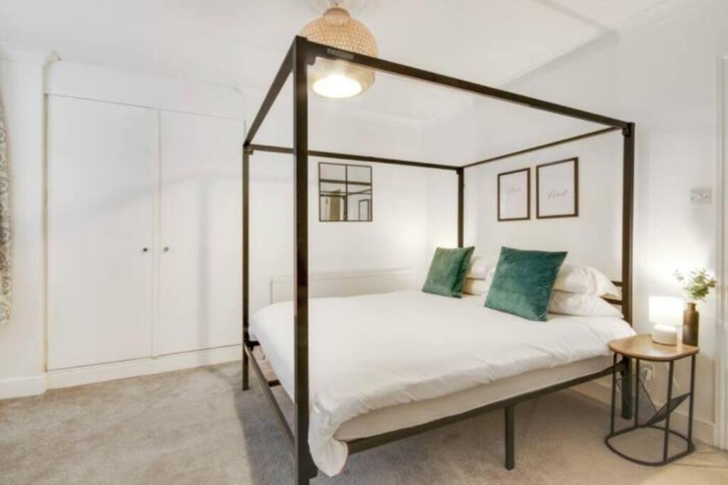Central 2 Bedroom Garden Flat With Free Parking Royal Tunbridge Wells Exterior foto