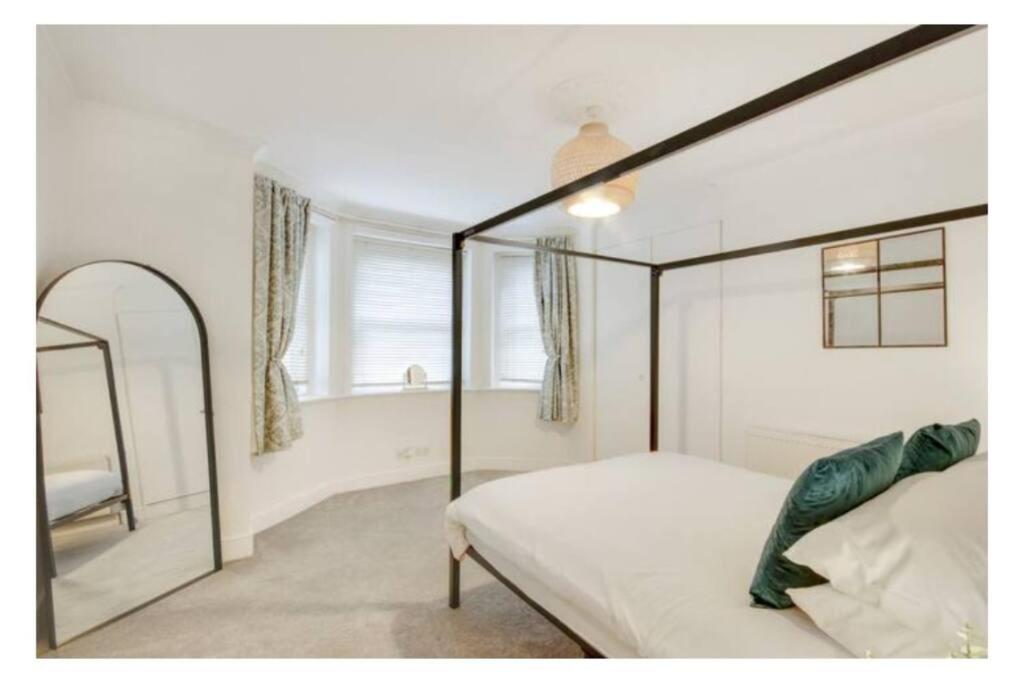 Central 2 Bedroom Garden Flat With Free Parking Royal Tunbridge Wells Exterior foto
